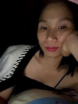 Snapshot of MinHiNi chatting on 11/10/25, 03:11 MinHiNi online show from 11/10/25, 03:11