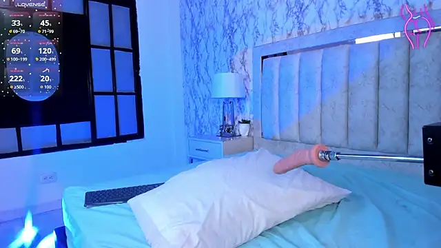 AlaiaMoretti online show from 09/23/25, 05:32