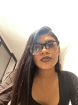 AlaiaMoretti online show from 11/09/25, 02:43