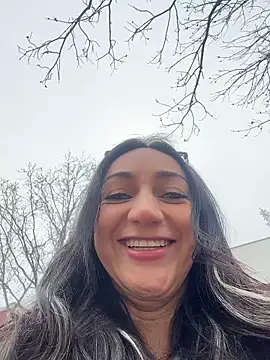 Ninabigtitied online show from 11/08/25, 09:42