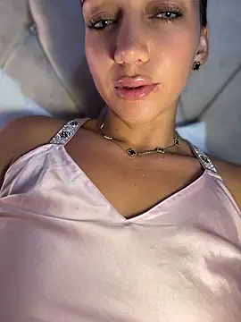Ninabigtitied online show from 06/26/26, 04:06