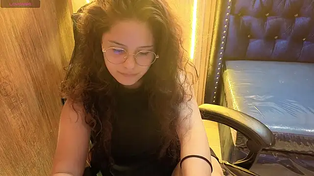 Snapshot of Velvet_Moon_V chatting on 07/01/26, 03:08 Velvet Moon V online show from 07/01/26, 03:08