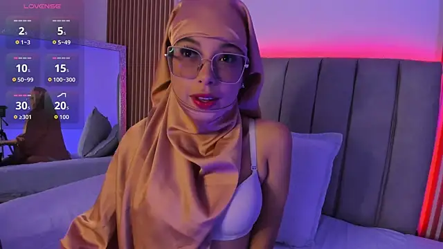 naishaa  online show from 09/24/25, 06:55