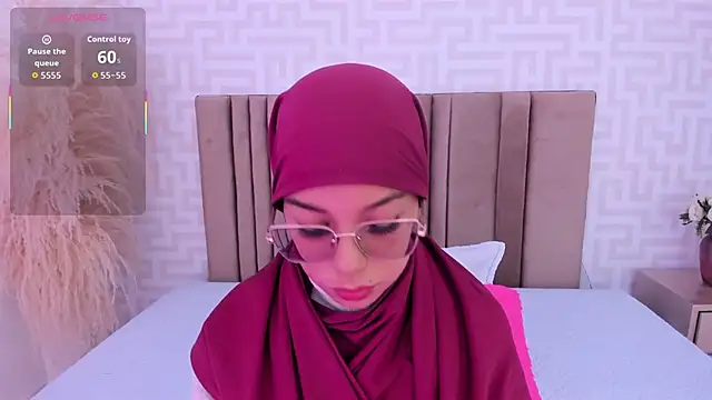 naishaa  online show from 03/21/26, 06:33