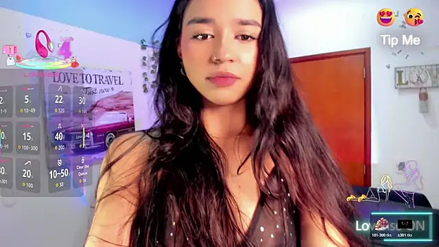 Elsa Pataky online show from 11/25/25, 02:28