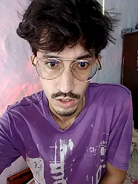 Dilanstrawberry online show from 10/27/25, 01:09