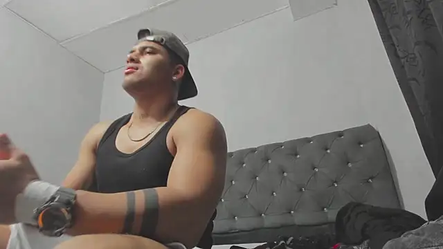 Snapshot of evan_hardy chatting on 10/08/25, 03:26 evan hardy online show from 10/08/25, 03:26