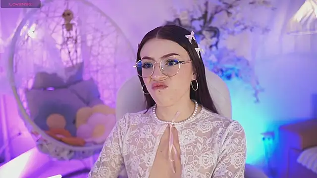 JadeSummerr online show from 10/04/25, 11:41