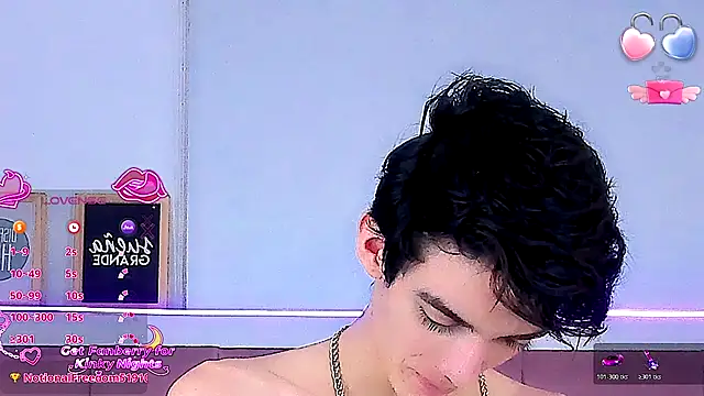 Baby FenixTS online show from 12/19/25, 07:48