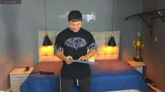 Horny nick18 online show from 10/08/25, 11:30