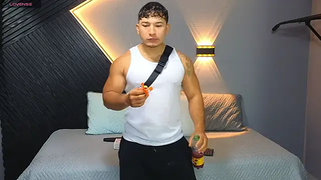 Horny nick18 online show from 02/12/26, 12:55