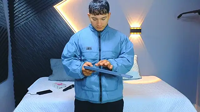 Horny nick18 online show from 02/14/26, 12:02