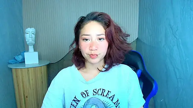 valentina r  online show from 10/11/25, 03:17