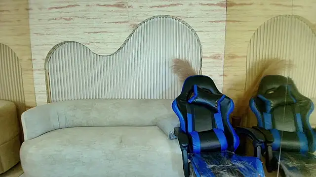 valentina r  online show from 10/24/25, 03:25