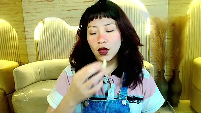 valentina r  online show from 03/11/26, 03:12