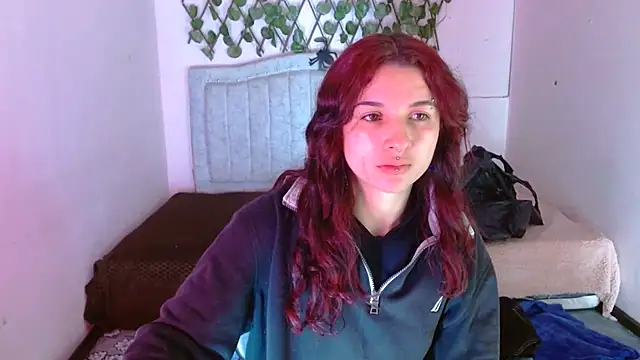 katalinathxandbritney1 online show from 12/17/25, 02:28