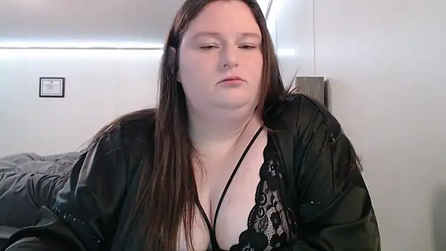 Snapshot of ScarlettRose129 chatting on 10/26/25, 04:29 ScarlettRose129 online show from 10/26/25, 04:29