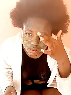 SweetHoney21  online show from 10/02/25, 10:55