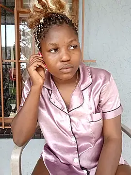 SweetHoney21  online show from 01/17/26, 12:10