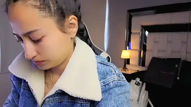 Adhara7 online show from 04/10/26, 07:40