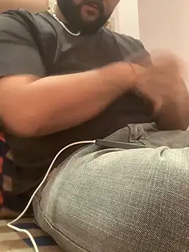 Snapshot of amitsharma7868 chatting on 02/15/26, 07:51 amitsharma7868 online show from 02/15/26, 07:51