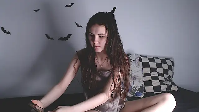 litle owl online show from 11/23/25, 01:11