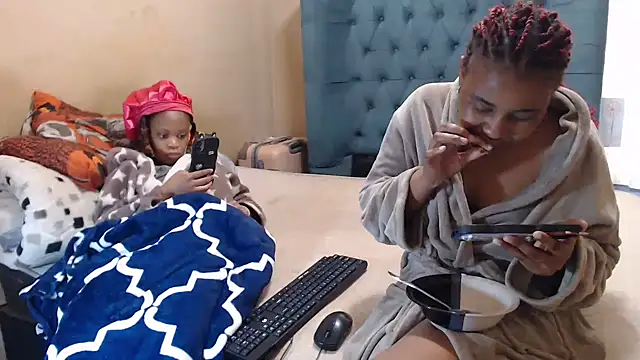 Snapshot of EbonyEssence chatting on 05/25/26, 10:32 EbonyEssence online show from 05/25/26, 10:32