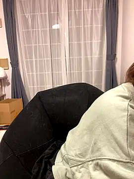 Snapshot of h415a812 chatting on 10/23/25, 02:05 h415a812 online show from 10/23/25, 02:05