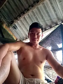 DungLuongg online show from 04/20/26, 09:34