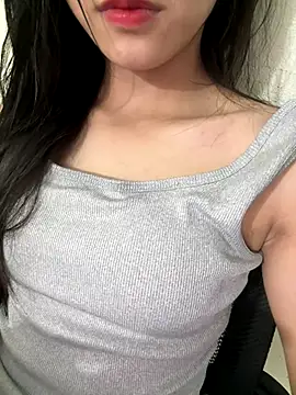 Snapshot of Desi_sara chatting on 09/20/25, 02:51 Desi sara online show from 09/20/25, 02:51