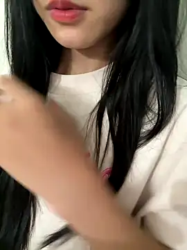 Snapshot of Desi_sara chatting on 09/23/25, 03:59 Desi sara online show from 09/23/25, 03:59