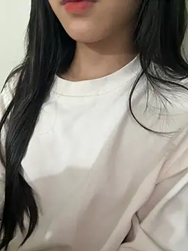 Snapshot of Desi_sara chatting on 09/24/25, 02:53 Desi sara online show from 09/24/25, 02:53