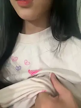 Snapshot of Desi_sara chatting on 09/28/25, 02:33 Desi sara online show from 09/28/25, 02:33