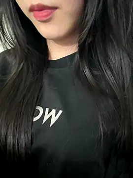 Snapshot of Desi_sara chatting on 10/04/25, 02:59 Desi sara online show from 10/04/25, 02:59