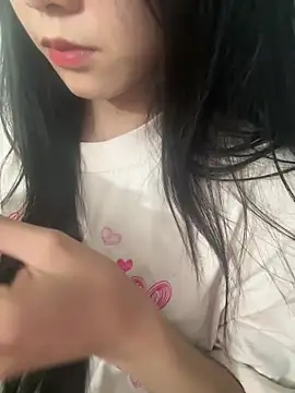 Snapshot of Desi_sara chatting on 10/11/25, 02:37 Desi sara online show from 10/11/25, 02:37