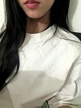 Snapshot of Desi_sara chatting on 10/14/25, 02:51 Desi sara online show from 10/14/25, 02:51