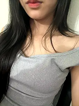 Snapshot of Desi_sara chatting on 10/18/25, 03:46 Desi sara online show from 10/18/25, 03:46