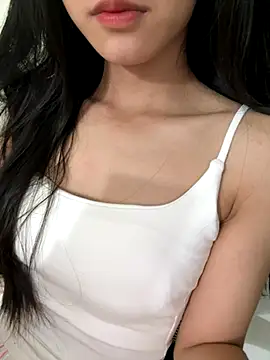 Snapshot of Desi_sara chatting on 10/26/25, 03:34 Desi sara online show from 10/26/25, 03:34