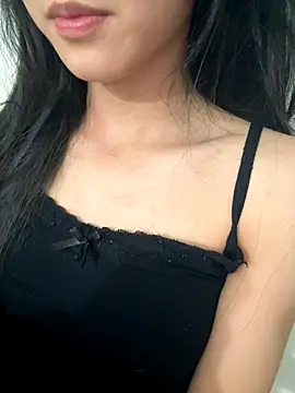 Snapshot of Desi_sara chatting on 10/26/25, 04:13 Desi sara online show from 10/26/25, 04:13