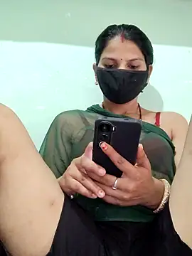 Snapshot of poojam93 chatting on 09/14/25, 01:05 poojam93 online show from 09/14/25, 01:05