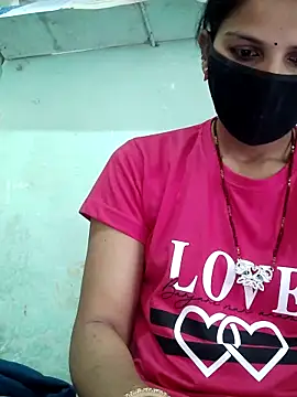 Snapshot of poojam93 chatting on 09/18/25, 02:35 poojam93 online show from 09/18/25, 02:35