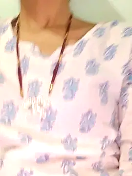 Snapshot of poojam93 chatting on 09/19/25, 01:51 poojam93 online show from 09/19/25, 01:51