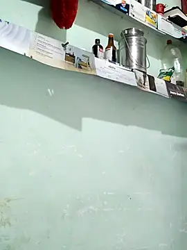 Snapshot of poojam93 chatting on 09/21/25, 01:29 poojam93 online show from 09/21/25, 01:29