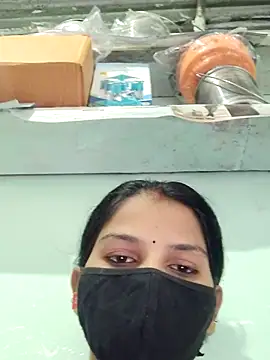 Snapshot of poojam93 chatting on 09/23/25, 01:41 poojam93 online show from 09/23/25, 01:41