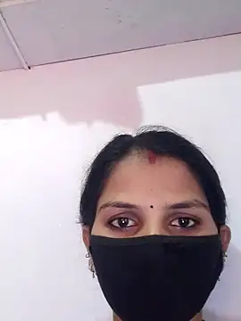 Snapshot of poojam93 chatting on 10/18/25, 01:41 poojam93 online show from 10/18/25, 01:41