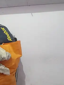 Snapshot of poojam93 chatting on 10/29/25, 02:14 poojam93 online show from 10/29/25, 02:14