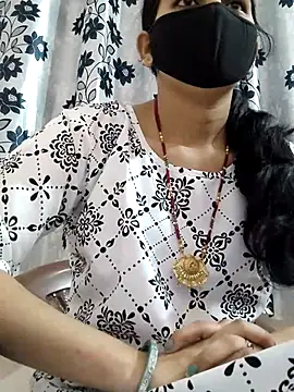 poojam93 online show from 04/05/26, 02:09