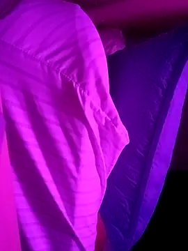 sarahkat86 online show from 09/18/25, 07:10