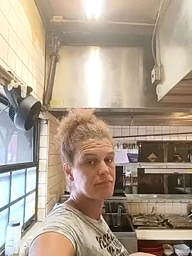 sarahkat86 online show from 09/30/25, 05:40