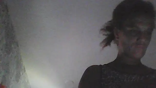 sarahkat86 online show from 11/03/25, 12:50